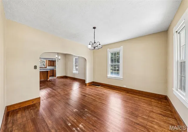 Photo 3 of Single family home for sale at 509 E 4th North St, Mount Olive, IL 62069 | MLS# MIS26061737 | Listing updated on 2026-10-08