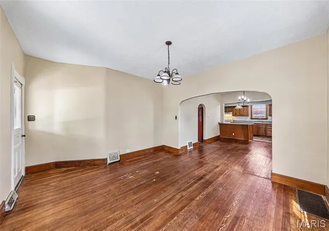 Photo 3 of Single family home for sale at 509 E 4th North St, Mount Olive, IL 62069 | MLS# MIS26061737 | Listing updated on 2026-10-08