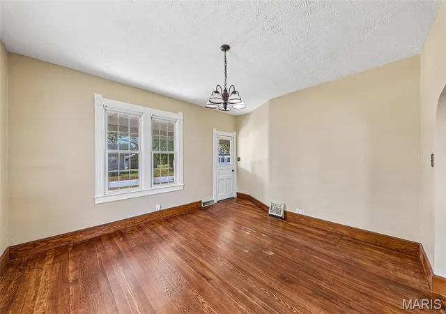 Photo 4 of Single family home for sale at 509 E 4th North St, Mount Olive, IL 62069 | MLS# MIS26061737 | Listing updated on 2026-10-08
