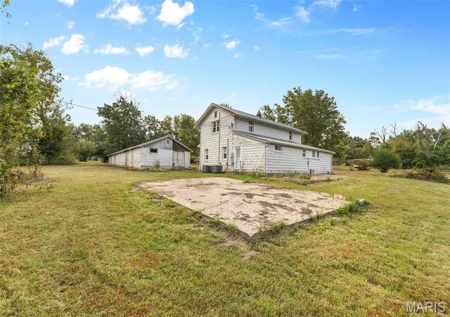 Photo 4 of Single family home for sale at 1504 Center St, Bismarck, MO 63624 | MLS# MIS26061742 | Listing updated on 2026-09-30