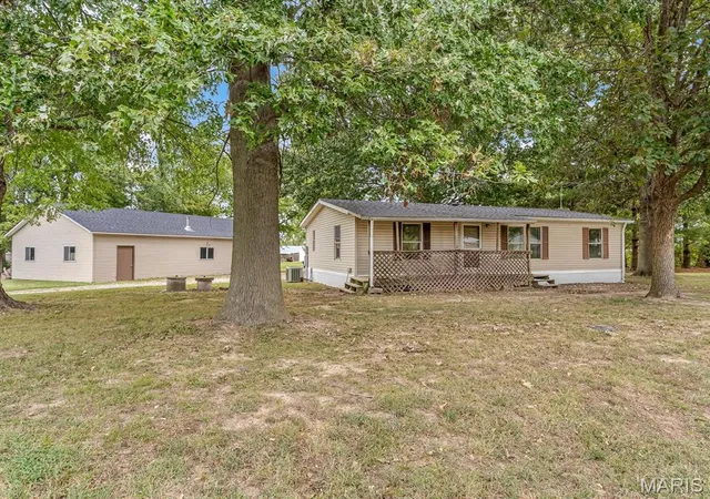 Photo 2 of Single family home for sale at 10250 Sandy Dr, Baldwin, IL 62217 | MLS# MIS26061747 | Listing updated on 2026-09-26