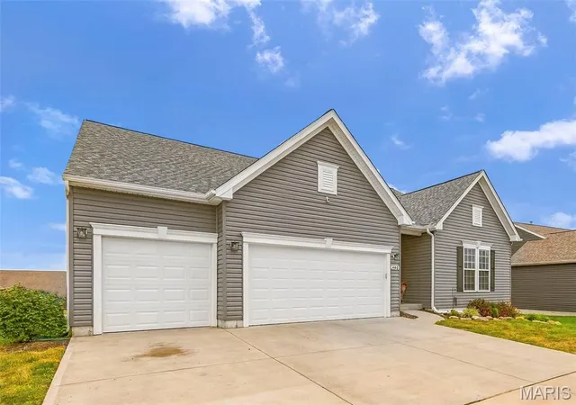 Photo 3 of Single family home for sale at 440 Rocky Mountain Dr, Troy, MO 63379 | MLS# MIS26061748 | Listing updated on 2026-09-30