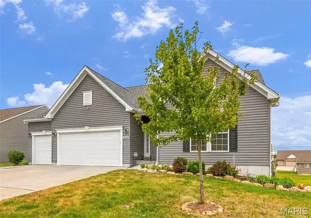 Photo 3 of Single family home for sale at 440 Rocky Mountain Dr, Troy, MO 63379 | MLS# MIS26061748 | Listing updated on 2026-09-30