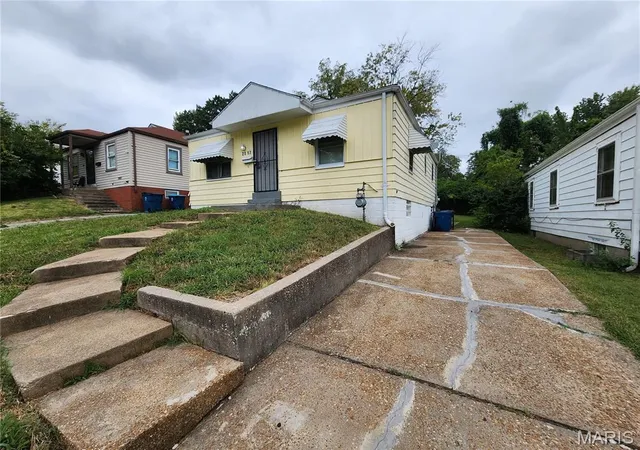 Photo 3 of Single family home for sale at 2517 Shirley Ave, Saint Louis, MO 63136 | MLS# MIS26061749 | Listing updated on 2026-10-01