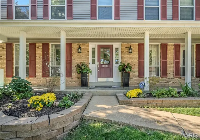 Photo 3 of Sale Pending at 1826 Red Clover Dr, Florissant, MO 63031 | MLS# MIS26061762 | Listing updated on 2026-10-19
