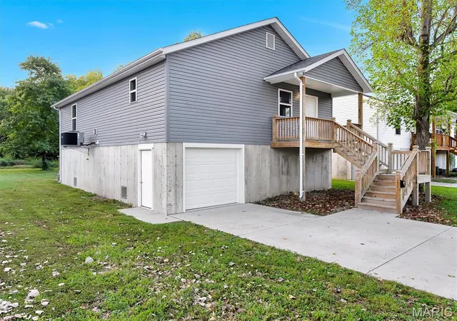Photo 1 of Single family home for sale at 609 S 2nd Street, Pacific, MO 63069 | MLS# MIS26061779 | Listing updated on 2026-09-25