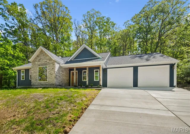 Photo 3 of Sale Pending at 3112 Del Rio Dr, High Ridge, MO 63049 | MLS# MIS26061780 | Listing updated on 2026-09-29