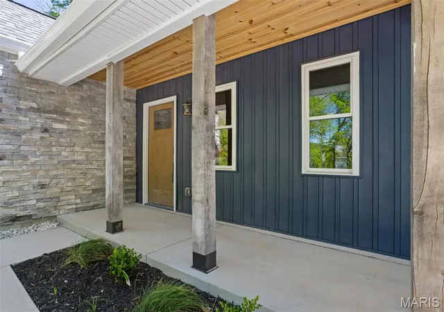 Photo 3 of Sale Pending at 3112 Del Rio Dr, High Ridge, MO 63049 | MLS# MIS26061780 | Listing updated on 2026-09-29