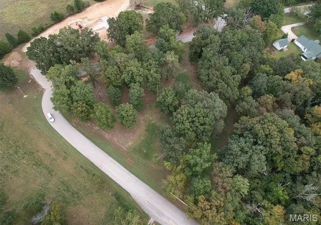 Photo 3 of Sale Pending at Lot 24 Heritage Dr, Poplar Bluff, MO 63901 | MLS# MIS26061784 | Listing updated on 2026-10-05