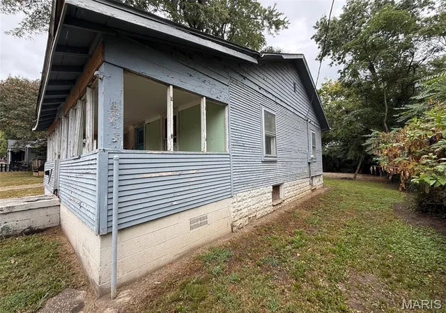 Photo 2 of Single family home for sale at 3516 Thomas Ave, Alton, IL 62002 | MLS# MIS26061791 | Listing updated on 2026-09-25