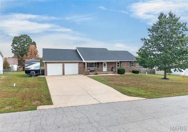 Photo 1 of Sale Pending at 19731 Stallion Dr, Waynesville, MO 65583 | MLS# MIS26061798 | Listing updated on 2026-09-30