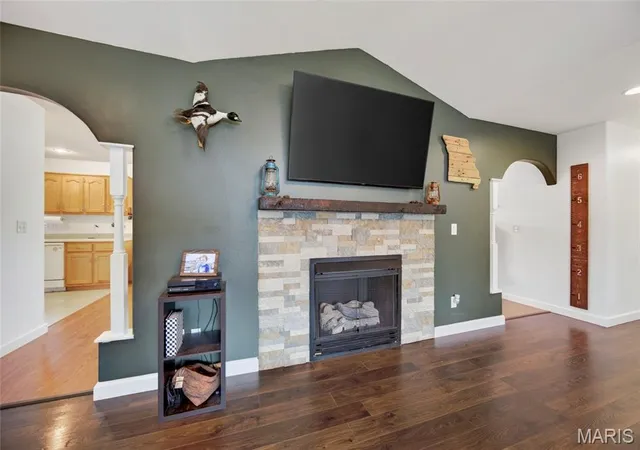 Photo 3 of Sale Pending at 19731 Stallion Dr, Waynesville, MO 65583 | MLS# MIS26061798 | Listing updated on 2026-09-30