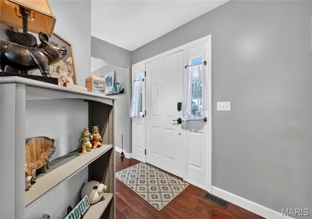 Photo 3 of Sale Pending at 2750 Red Cedar Parc Dr, O Fallon, MO 63368 | MLS# MIS26061799 | Listing updated on 2026-10-05