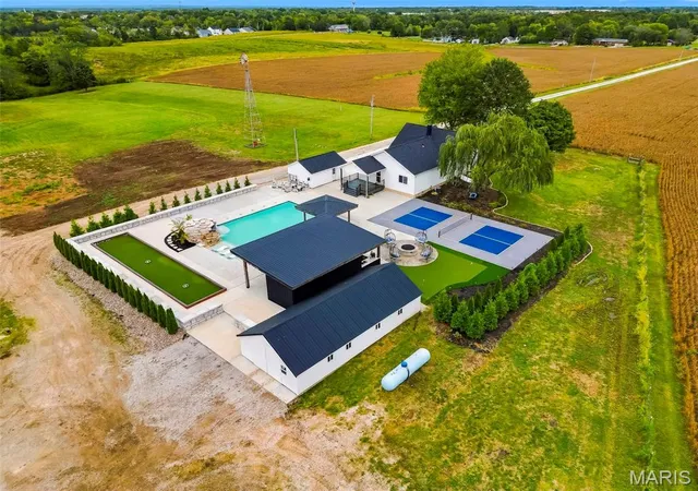 Photo 3 of House for sale at 28345 State Hwy F, Wright City, MO 63390 | MLS# MIS26061800 | Listing updated on 2026-09-24