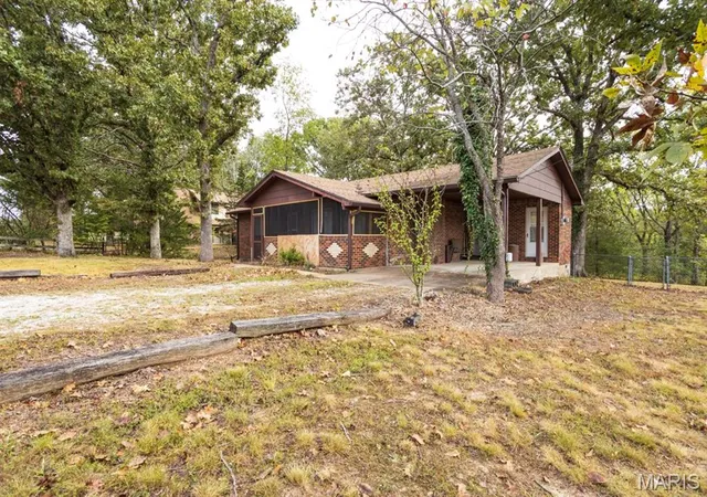 Photo 3 of Sale Pending at 21580 Hatch Dr, Dixon, MO 65459 | MLS# MIS26061804 | Listing updated on 2026-09-25