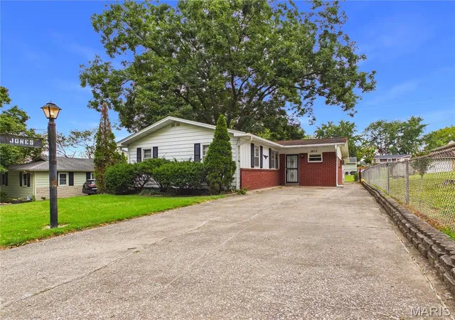 Photo 1 of Single family home for sale at 2613 Gardenia Ln, Cape Girardeau, MO 63703 | MLS# MIS26061816 | Listing updated on 2026-09-25