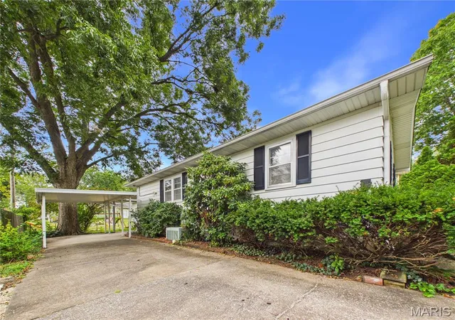Photo 3 of Single family home for sale at 2613 Gardenia Ln, Cape Girardeau, MO 63703 | MLS# MIS26061816 | Listing updated on 2026-09-25