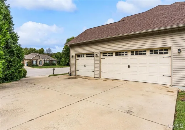 Photo 4 of Single family home for sale at 3408 Amber Meadows Ct, Swansea, IL 62226 | MLS# MIS26061820 | Listing updated on 2026-09-27