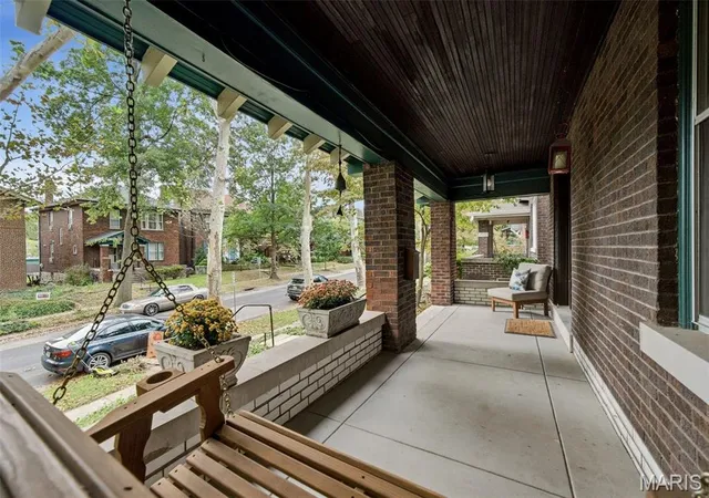 Photo 4 of Single family home for sale at 7043 Pershing Ave, Saint Louis, MO 63130 | MLS# MIS26061824 | Listing updated on 2026-10-10