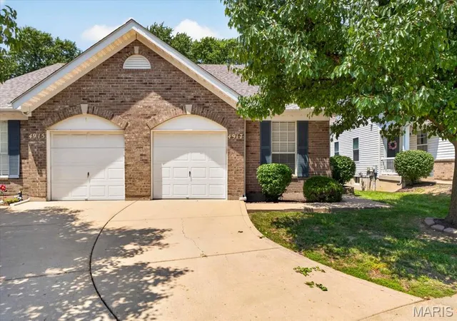 Photo 1 of Condo for sale at 4917 Hurstborough Ct, Hazelwood, MO 63042 | MLS# MIS26061828 | Listing updated on 2026-09-29