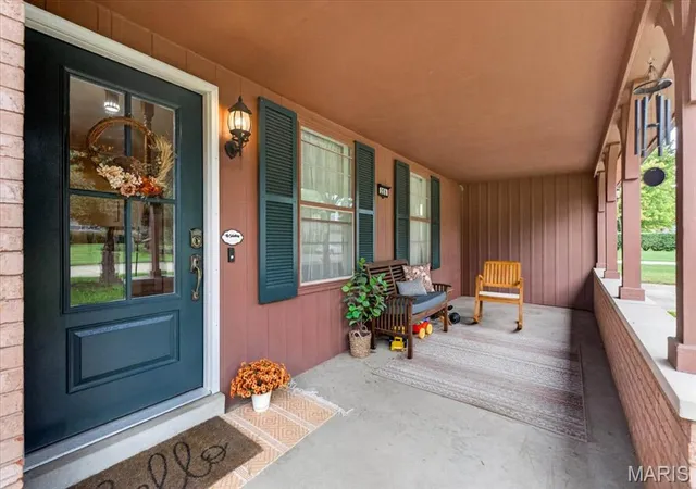 Photo 3 of Single family home for sale at 208 Williamsburg Dr, Belleville, IL 62221 | MLS# MIS26061829 | Listing updated on 2026-10-05