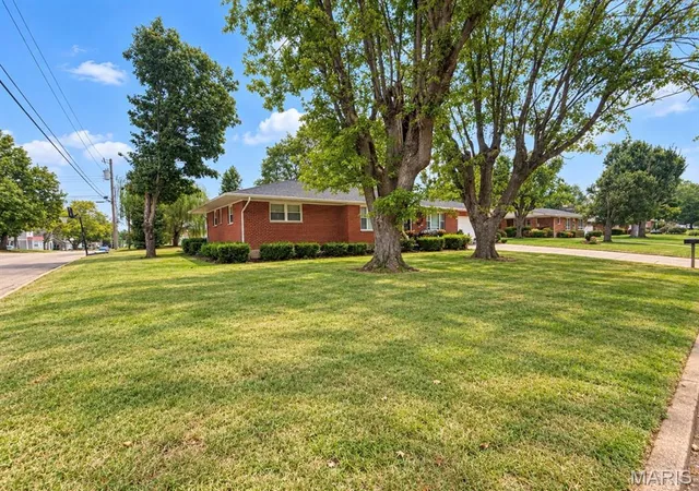 Photo 2 of Single family home for sale at 303 Carter St, Farmington, MO 63640 | MLS# MIS26061830 | Listing updated on 2026-09-28