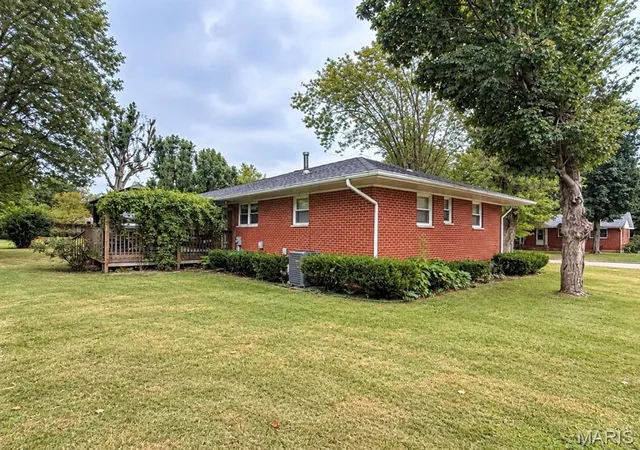 Photo 3 of Single family home for sale at 303 Carter St, Farmington, MO 63640 | MLS# MIS26061830 | Listing updated on 2026-09-28