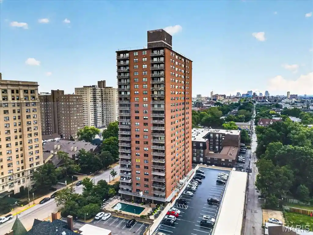 Listing Photo 1 - Condo for sale in 4466 W Pine Blvd located at 4466 W Pine Blvd, St. Louis, MO 63108 - Unit #8C