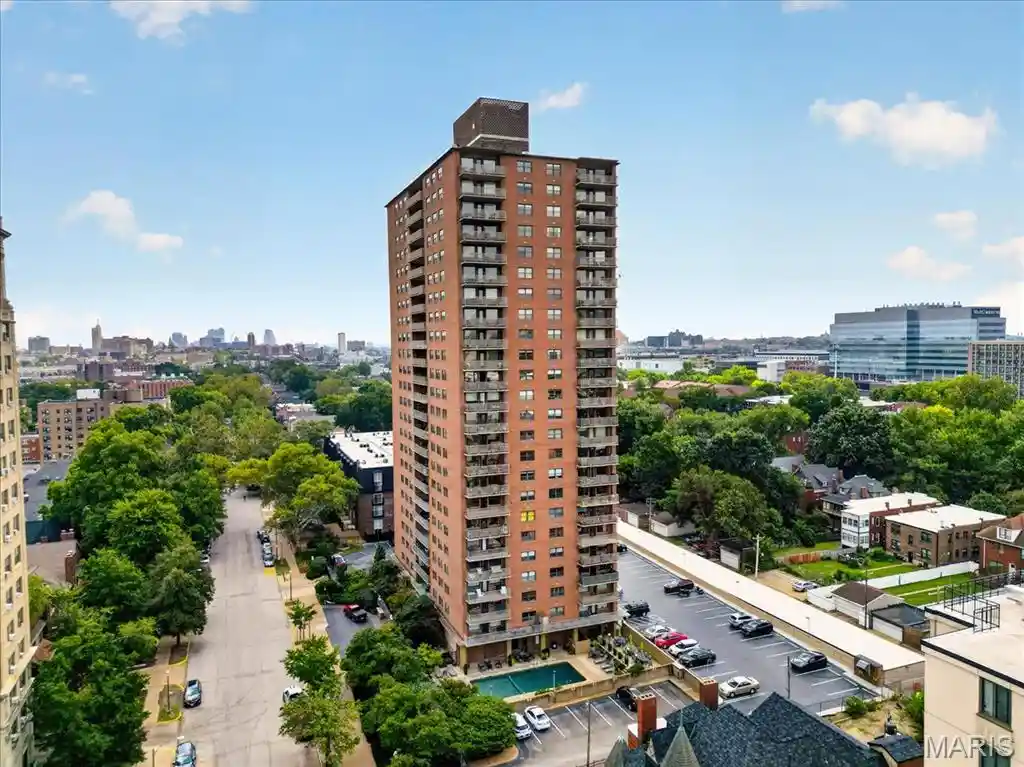 Listing Photo 37 - Condo for sale in 4466 W Pine Blvd located at 4466 W Pine Blvd, St. Louis, MO 63108 - Unit #8C
