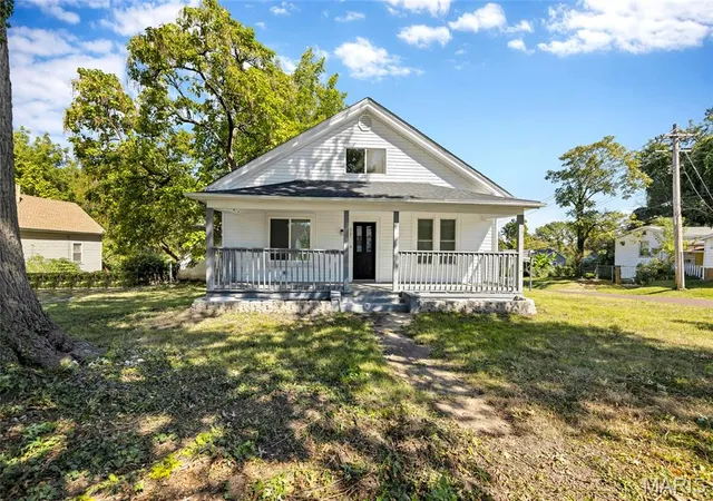 Photo 2 of Single family home for sale at 8101 Ellerton Ave, Saint Louis, MO 63114 | MLS# MIS26061835 | Listing updated on 2026-10-04