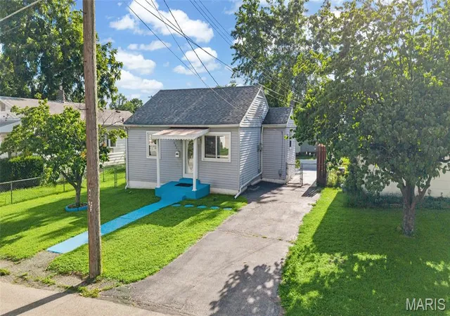 Photo 3 of Single family home for sale at 9621 Clyde Ave, Saint Louis, MO 63125 | MLS# MIS26061836 | Listing updated on 2026-10-07