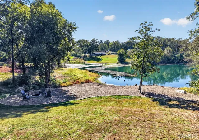 Photo 3 of Single family home for sale at 507 Charlotte Dr, O Fallon, MO 63366 | MLS# MIS26061837 | Listing updated on 2026-10-09