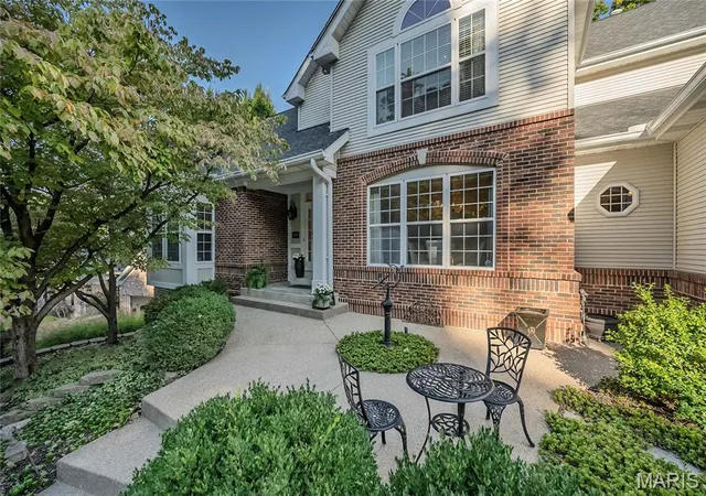 Photo 2 of Sale Pending at 13243 Weatherfield Dr, Saint Louis, MO 63146 | MLS# MIS26061842 | Listing updated on 2026-10-19