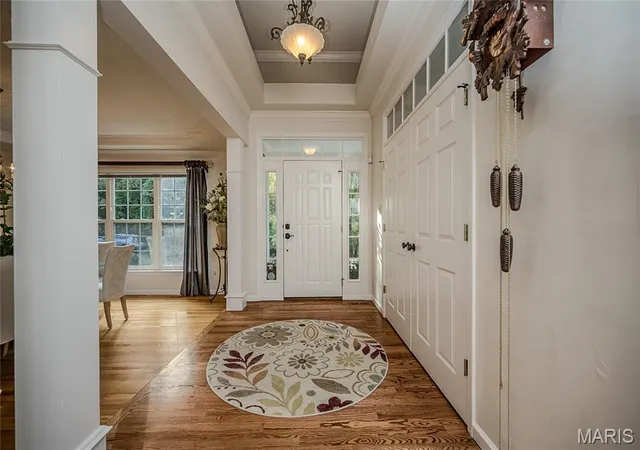 Photo 4 of Sale Pending at 13243 Weatherfield Dr, Saint Louis, MO 63146 | MLS# MIS26061842 | Listing updated on 2026-10-19