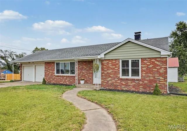 Photo 2 of Single family home for sale at 202 Cherry St, Wright City, MO 63390 | MLS# MIS26061843 | Listing updated on 2026-10-02