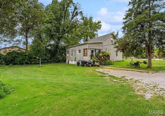 Photo 2 of Single family home for sale at 1214 Lebanon Ave, Belleville, IL 62221 | MLS# MIS26061846 | Listing updated on 2026-09-24
