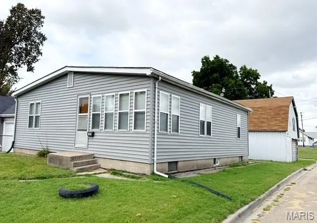 Single family home for sale at 1835 Market St, Madison, IL 62060 | MLS# MIS26061847