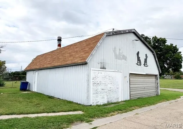Photo 3 of Single family home for sale at 1835 Market St, Madison, IL 62060 | MLS# MIS26061847 | Listing updated on 2026-09-26