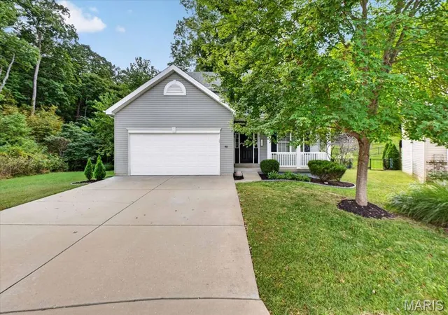 Photo 2 of Single family home for sale at 1151 Maywood Dr, Eureka, MO 63025 | MLS# MIS26061854 | Listing updated on 2026-10-05