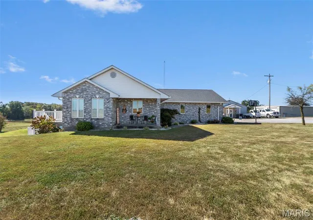 Photo 2 of Single family home for sale at 7633 Hwy F, Perryville, MO 63775 | MLS# MIS26061856 | Listing updated on 2026-10-01