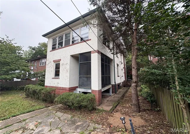 Photo 3 of Single family home for sale at 6627 Pershing Ave, Saint Louis, MO 63130 | MLS# MIS26061867 | Listing updated on 2026-09-28