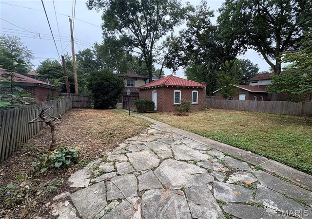 Photo 3 of Single family home for sale at 6627 Pershing Ave, Saint Louis, MO 63130 | MLS# MIS26061867 | Listing updated on 2026-09-28