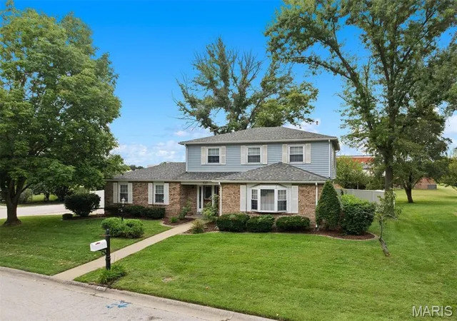 Single family home for sale at 537 Windrift Dr, Belleville, IL 62221 | MLS# MIS26061872