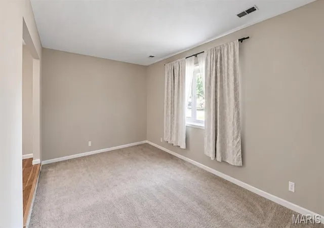 Photo 4 of Single family home for sale at 537 Windrift Dr, Belleville, IL 62221 | MLS# MIS26061872 | Listing updated on 2026-10-04
