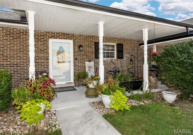 Photo 1 of Single family home for sale at 9919 Debentroy St, Lebanon, IL 62254 | MLS# MIS26061873 | Listing updated on 2026-09-25