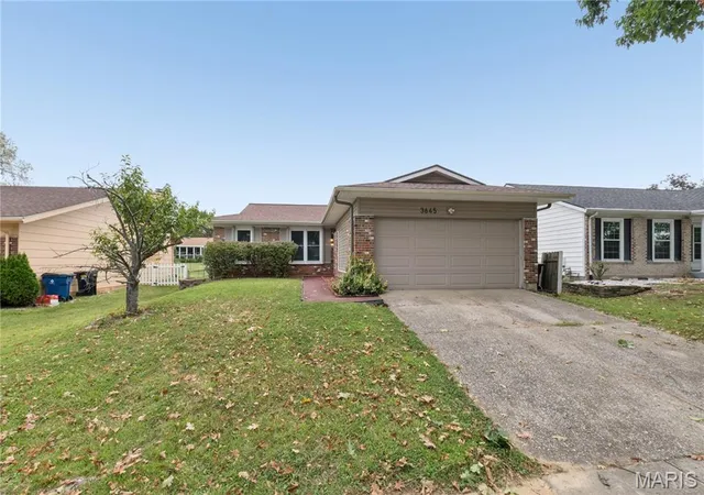 Photo 1 of Single family home for sale at 3645 Greenway Chase Dr, Florissant, MO 63031 | MLS# MIS26061876 | Listing updated on 2026-10-06