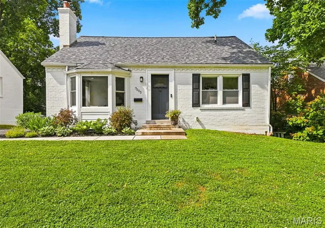 Photo 1 of Sale Pending at 7505 Nottingham Ave, Saint Louis, MO 63119 | MLS# MIS26061879 | Listing updated on 2026-09-28