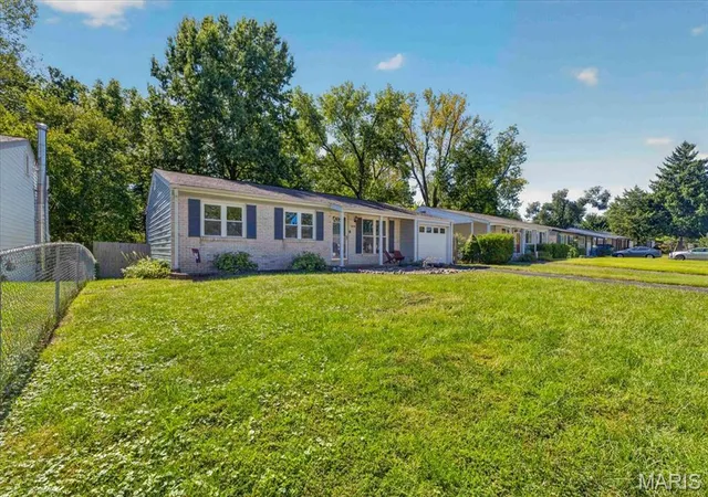 Photo 3 of Single family home for sale at 11974 Brookmont Dr, Maryland Heights, MO 63043 | MLS# MIS26061882 | Listing updated on 2026-10-07