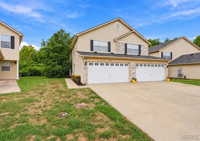 Photo 2 of Sale Pending at 608 Rock Crk Ct, Festus, MO 63028 | MLS# MIS26061886 | Listing updated on 2026-10-01