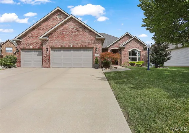 Photo 1 of Single family home for sale at 3316 Hershiser Ct, Edwardsville, IL 62025 | MLS# MIS26061889 | Listing updated on 2026-10-05